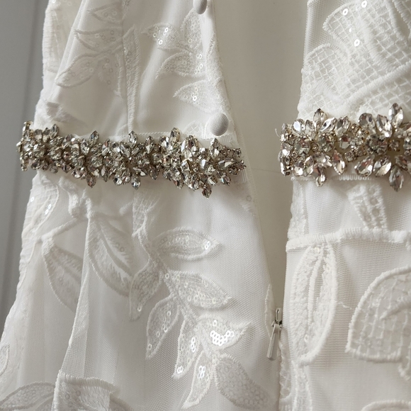 David's Bridal DB Studio Sequin Leaf Sheath Wedding Dress Soft White Size 8 - Picture 15 of 16